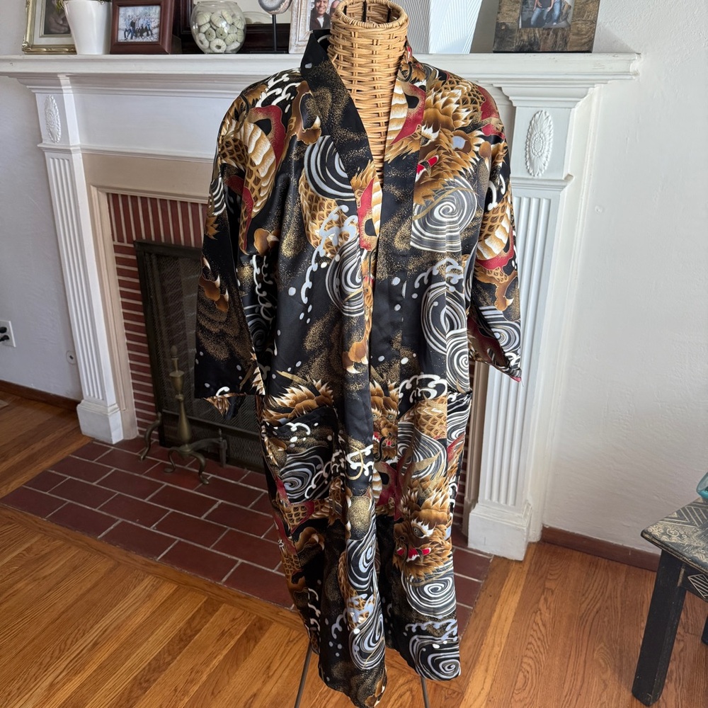 Vintage Japanese black dragon kimono robe One Size